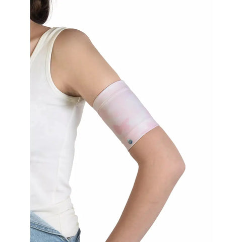 Armband For Children To Hold And Protect Their Blood Glucose
