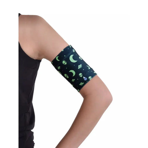 Armband For Children To Hold And Protect Their Blood Glucose