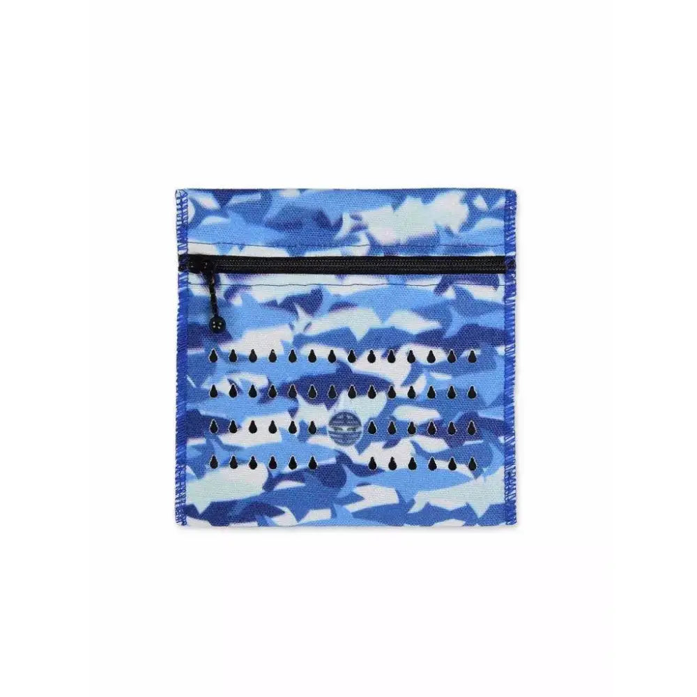 Insulin cooling wallet for kids, blue patterned design, keeps medication cool for 48 hours without electricity.