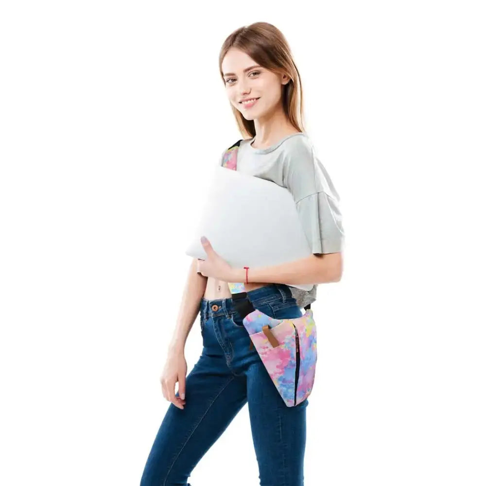Vibrant summer shoulder bag with cooling system for diabetics.