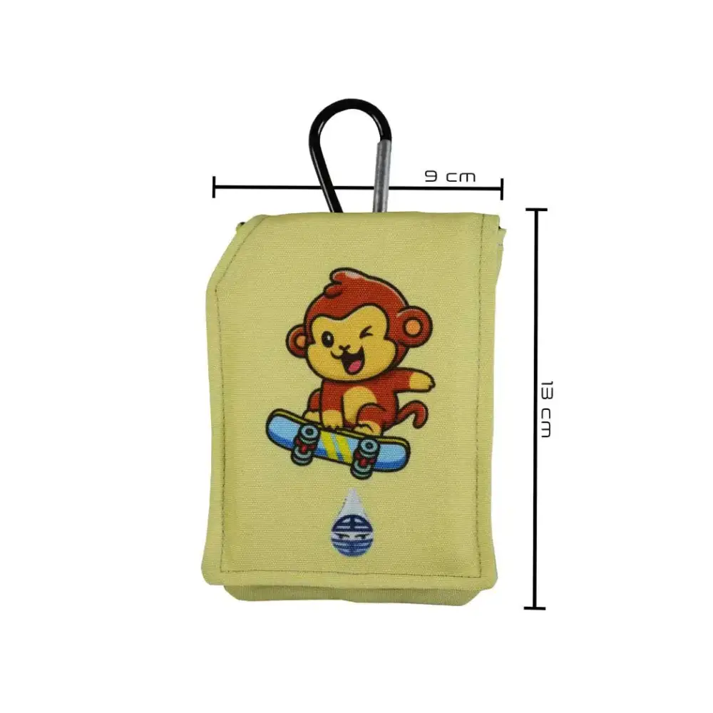Insulin pump pouch for kids with cooling system, featuring monkey design, carabiner, and loop, measuring 13 cm x 9 cm.